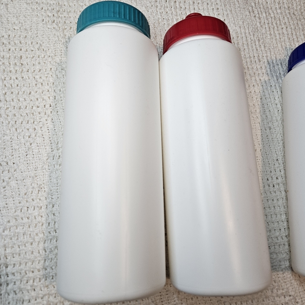 32OZ Wht Reusable Water Bottle Sports Push Pull Cap LOT OF 2 *BUY MORE/SAVE MORE